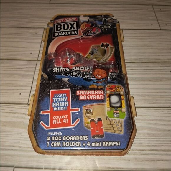 Tony Hawk Box Boarders Samarria Brevard Fingerboard Skateboard 2018 w Ramps New - Picture 2 of 8